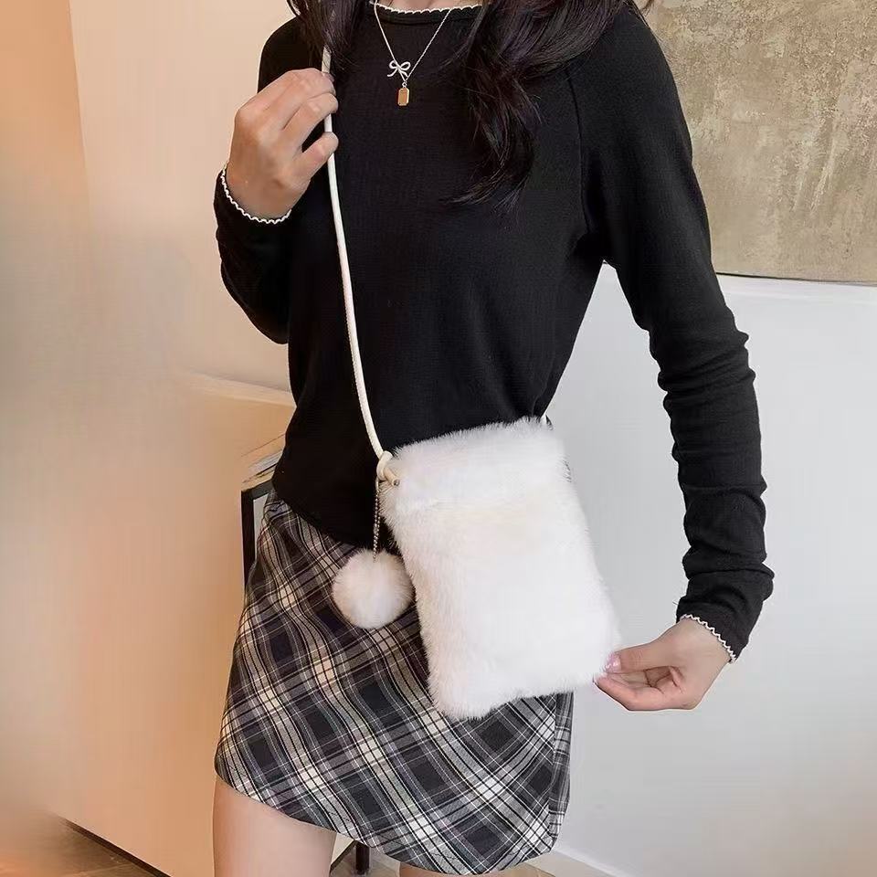 秋冬新款毛毛手机包毛绒小包单肩斜挎包潮竖款迷你包女零钱包