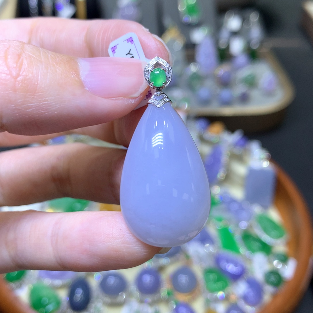 【闪购商品】翡翠颈饰18K金镶嵌翡翠吊坠项链