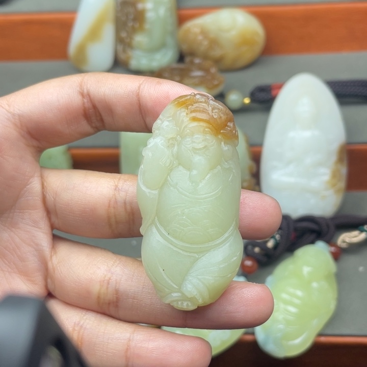 和田玉未镶嵌挂件