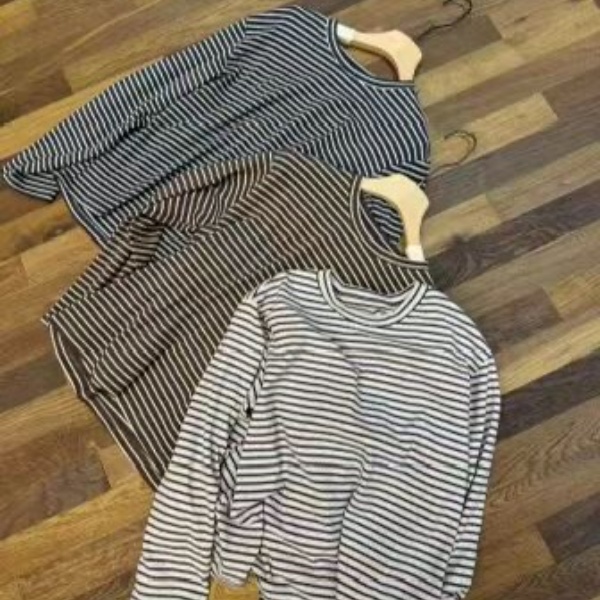 韩系圆领条纹长袖T  YM982