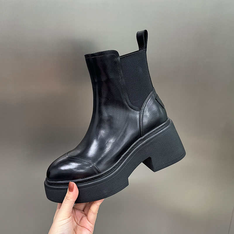 【左右华菲】7.5英伦风时尚百搭真皮尖头女短靴秋冬爆款厚底切尔西