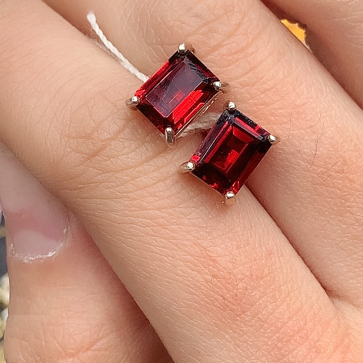 耳饰石榴石银S925镶嵌