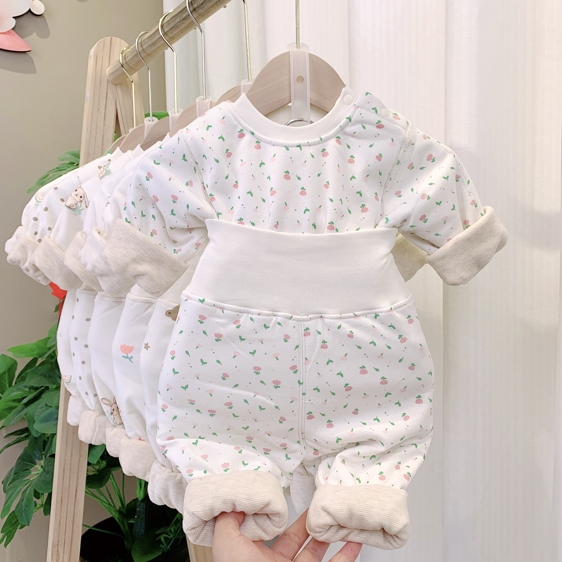 宝宝双层蚕丝保暖多花型A类33115高腰保暖婴幼儿宝宝冬季打底套装