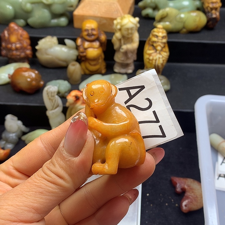 友***好和田玉未镶嵌颈饰