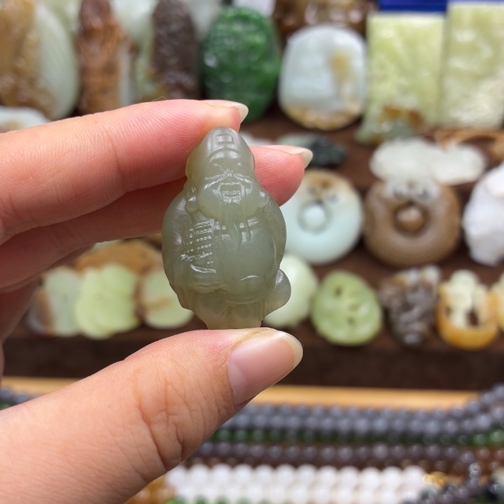 颈饰未镶嵌和田玉
