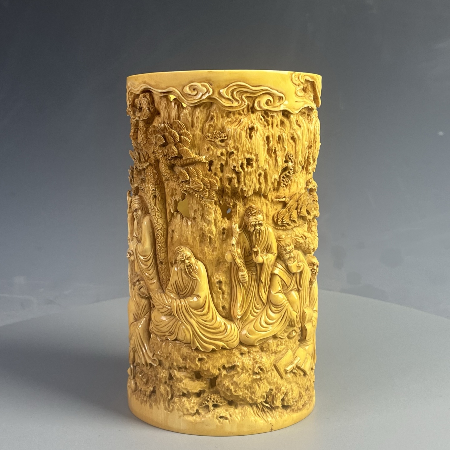 牙雕笔筒十八罗汉笔筒非遗传承