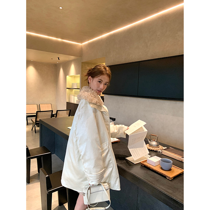 TA suki_糯糯米 冰川琉璃 缎面轻盈亲肤质感宽松卡其绒毛领原创