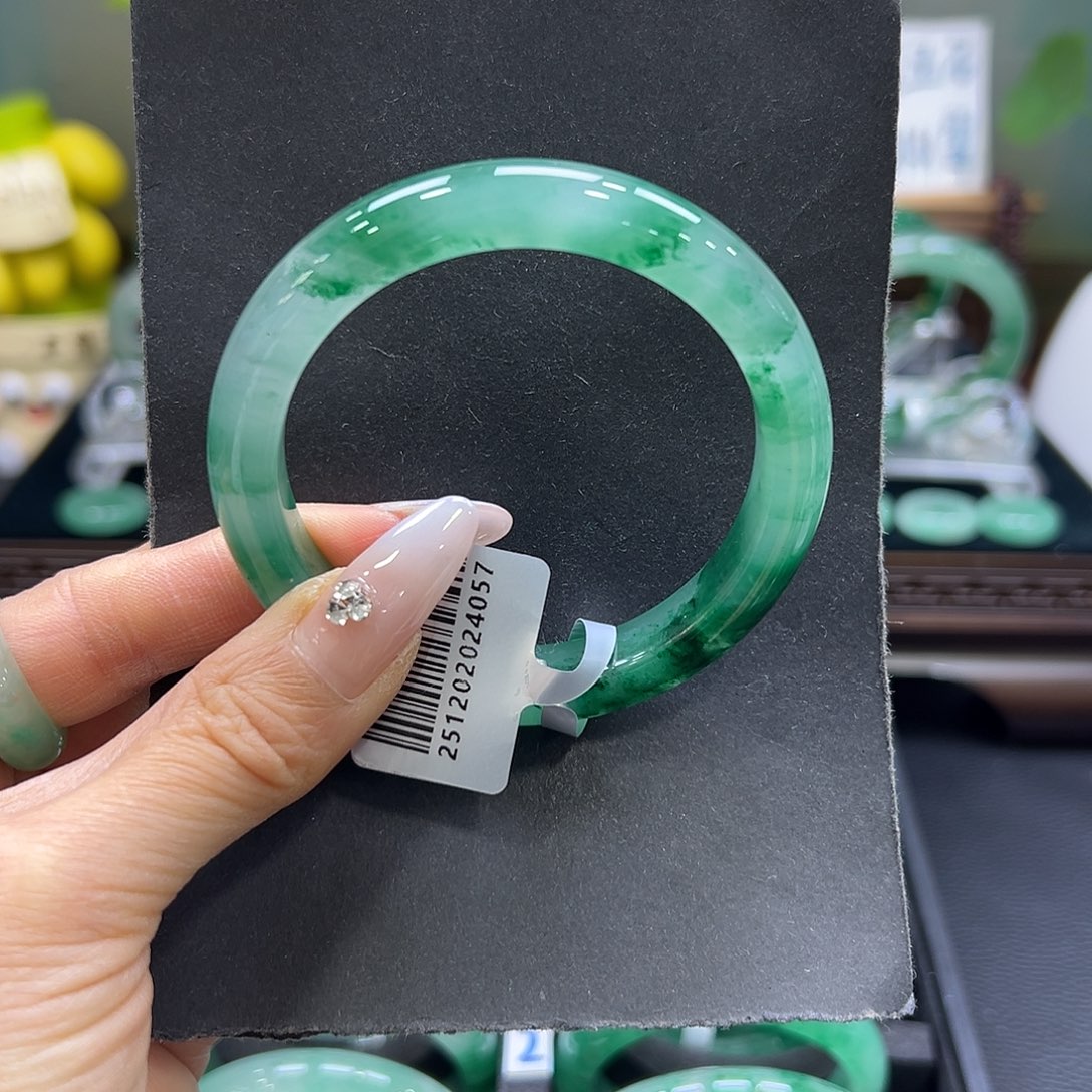 石英质玉（非洲翠）未镶嵌手镯56-57