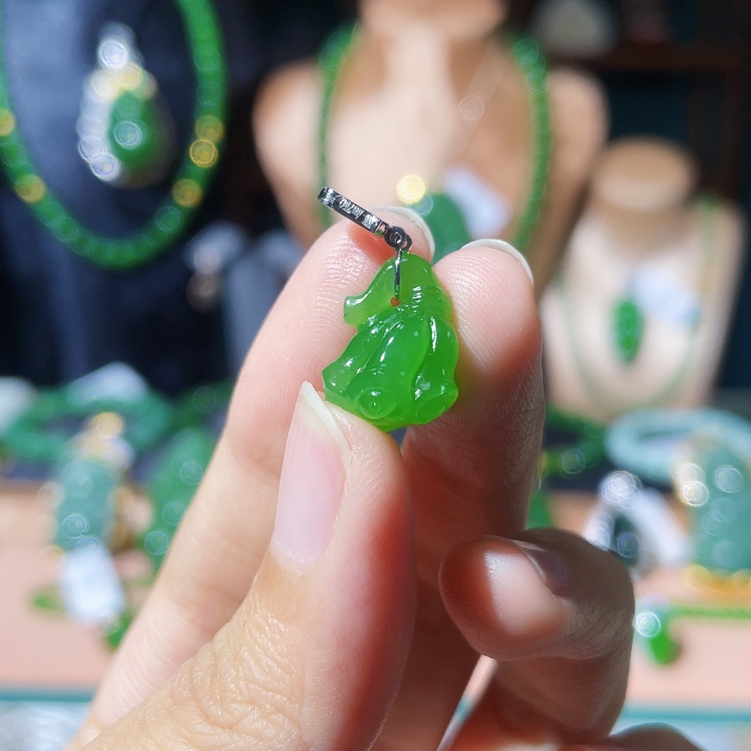 和田玉（碧玉）18K金镶嵌颈饰