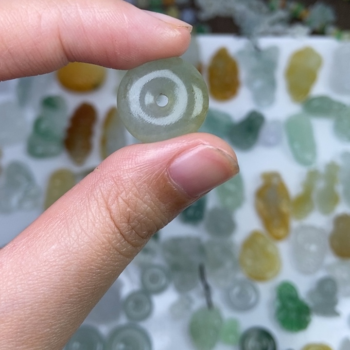 定制翡翠未镶嵌平安扣