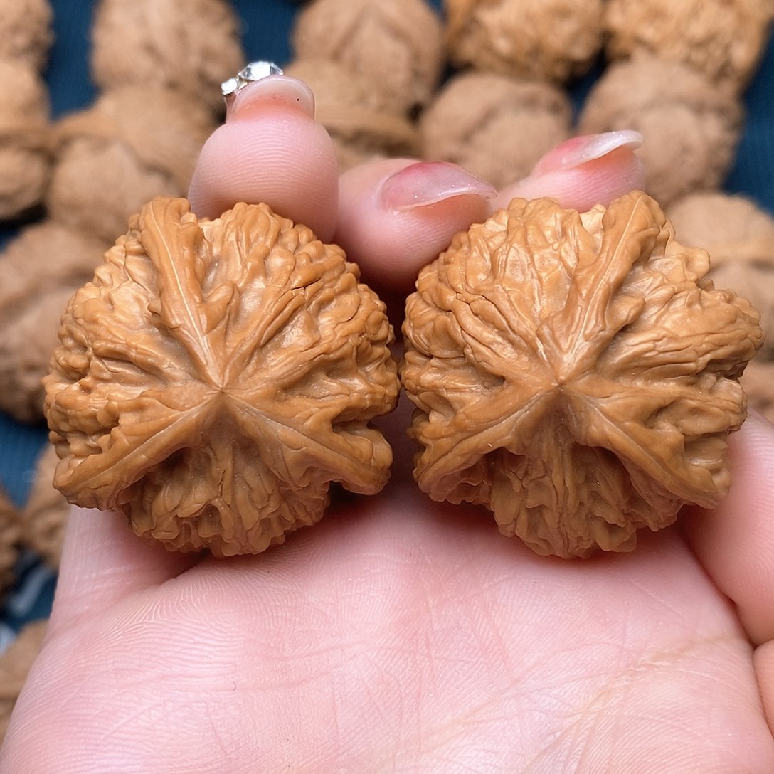 文玩核桃吊坠玉龙37-38