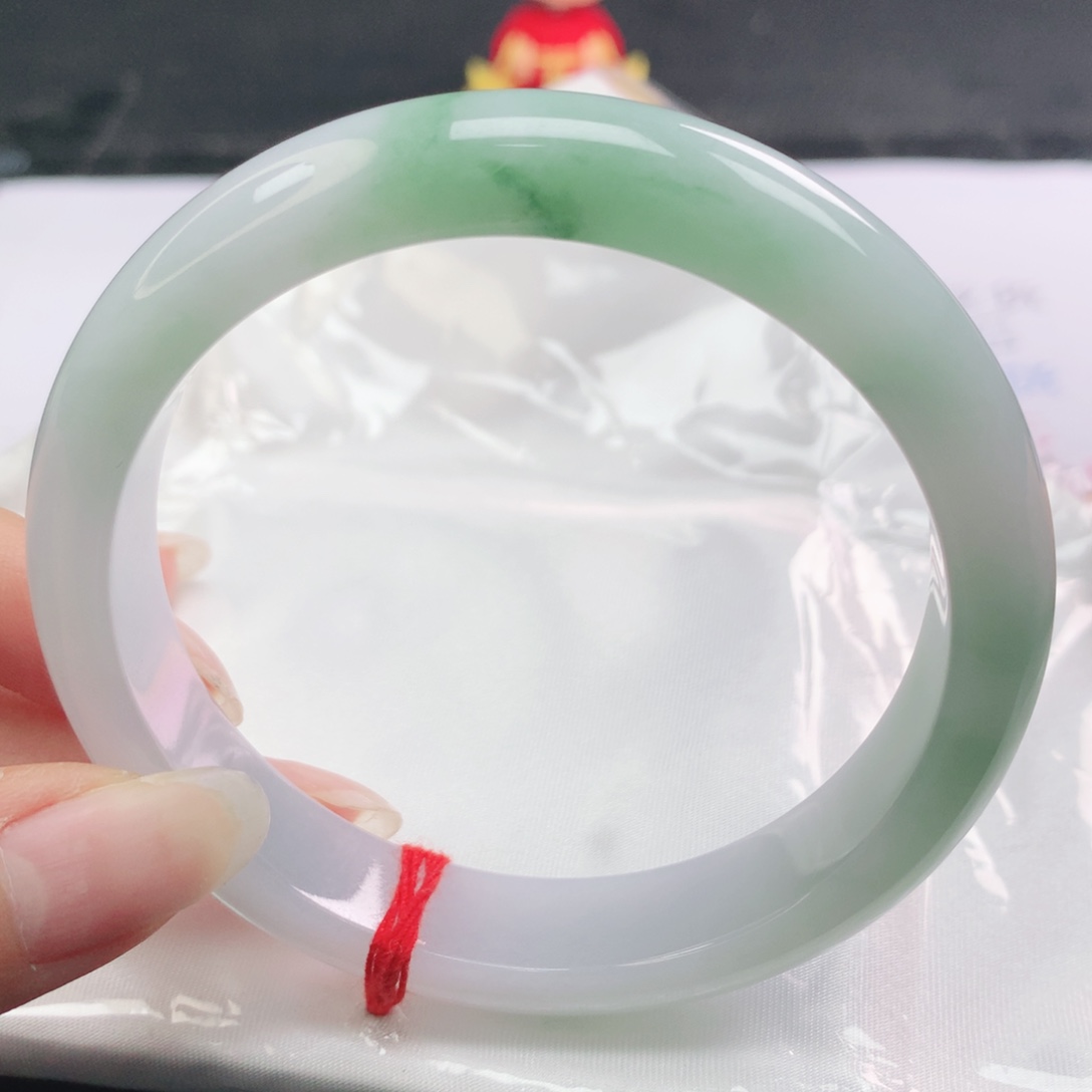 翡翠未镶嵌手镯翡翠60.9白底青飘绿花正圈