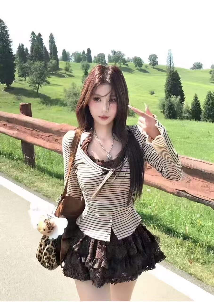 2025秋新美拉德复古条纹长袖T恤挂脖蕾丝背心蛋糕裙短裙套装女潮