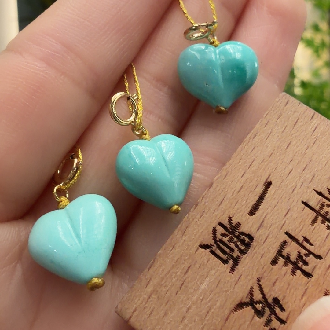 绿松石未镶嵌颈饰