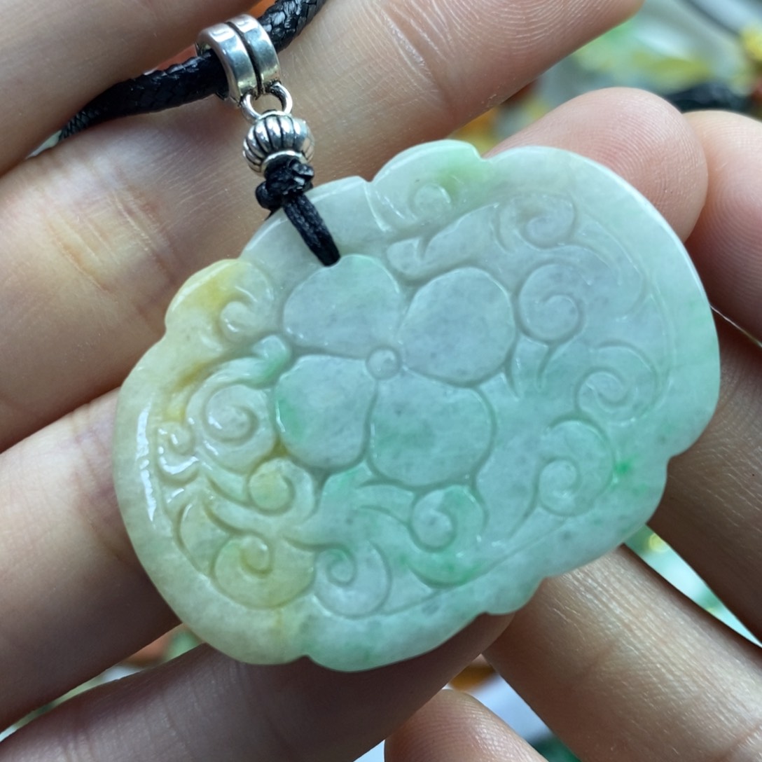 翡翠未镶嵌颈饰吊坠