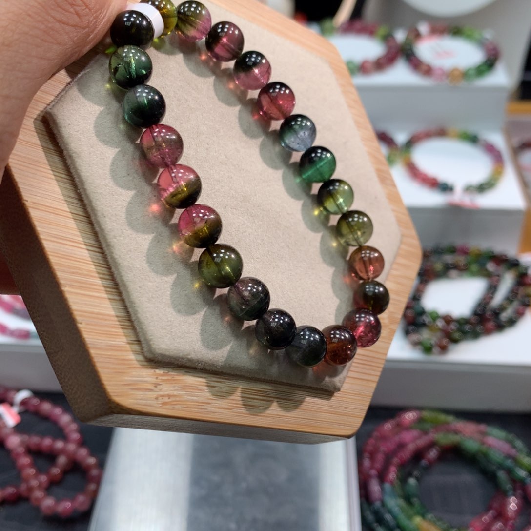 碧玺手链未镶嵌  8mm。