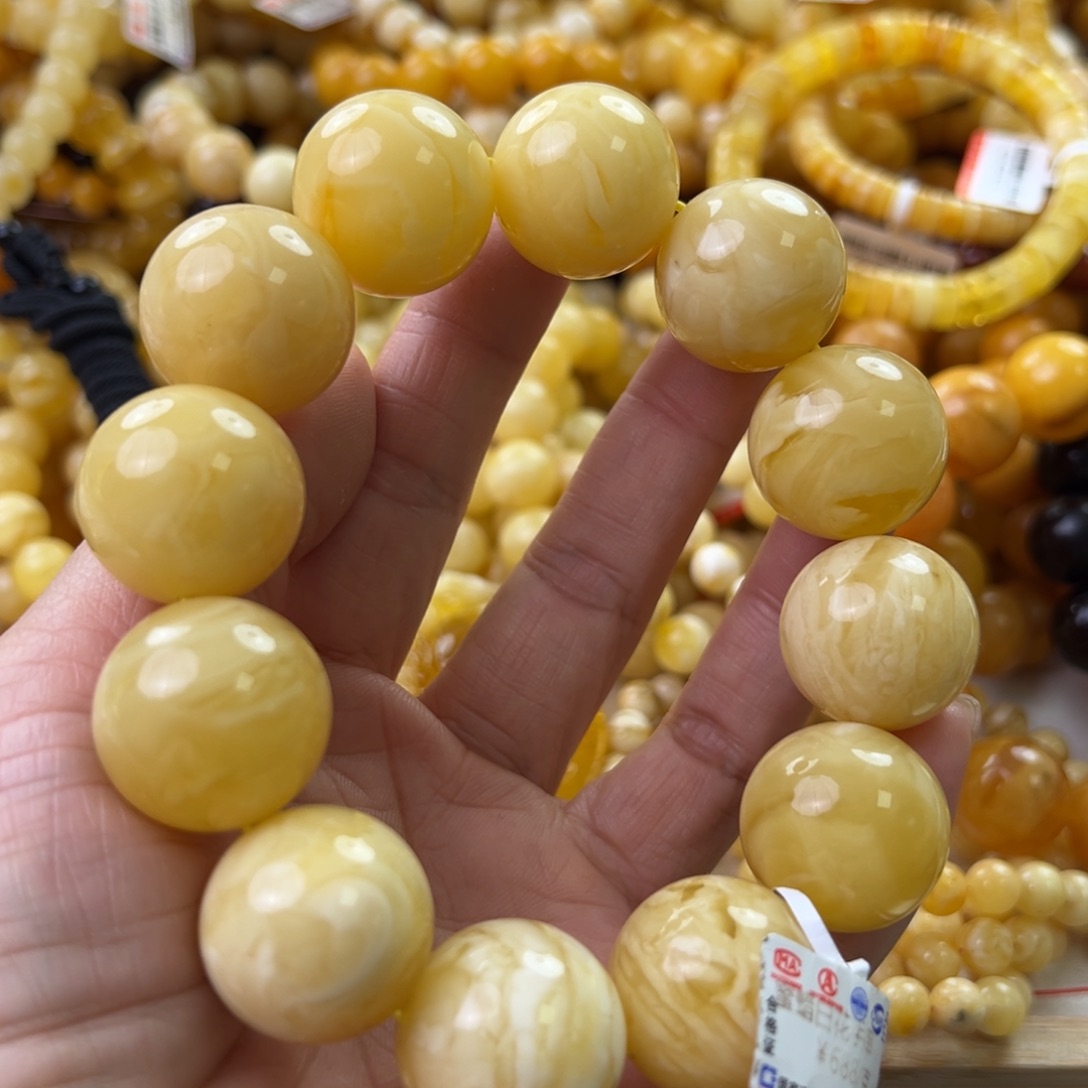 琥珀珠宝奇石未镶嵌