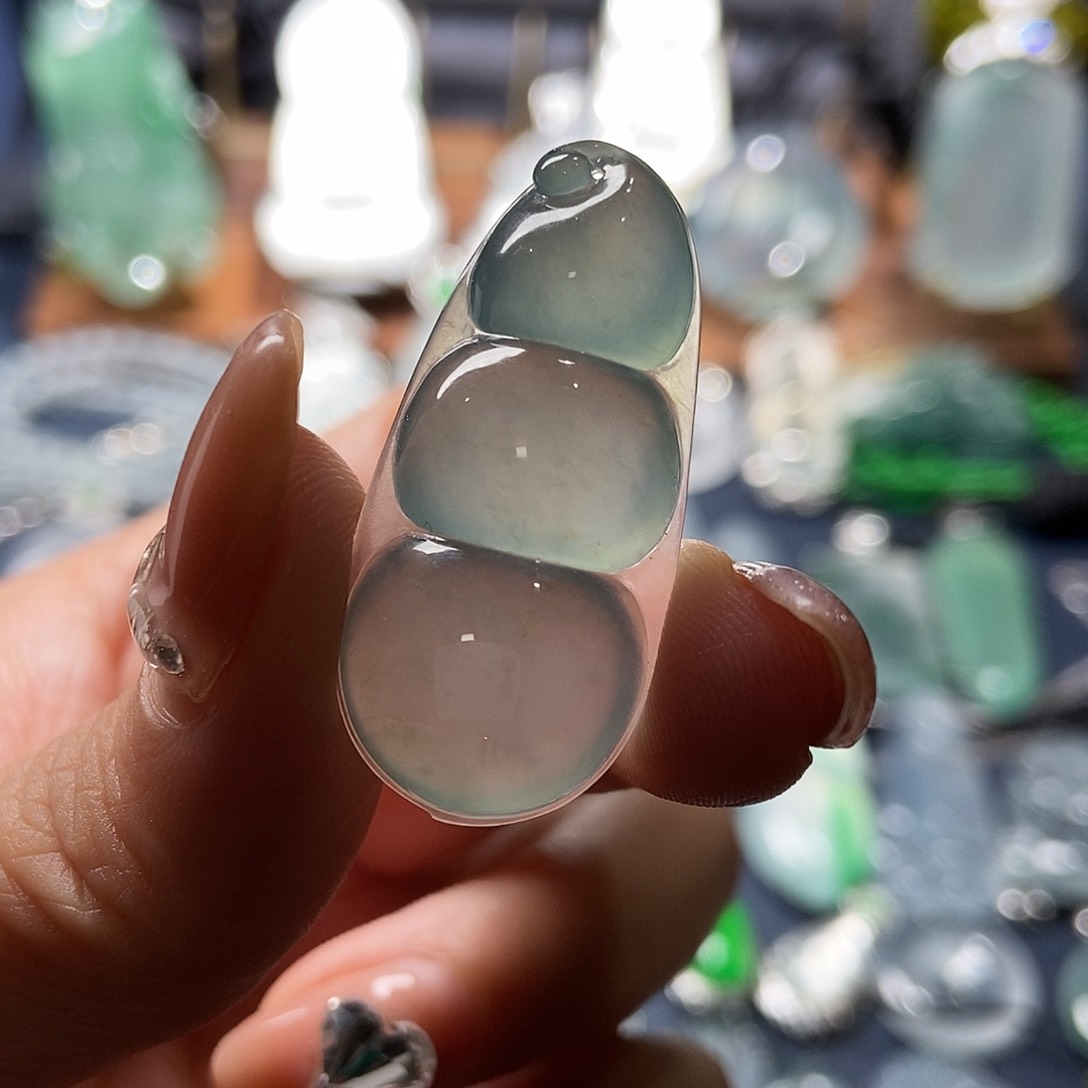 翡翠颈饰未镶嵌冰晴绿底豆子