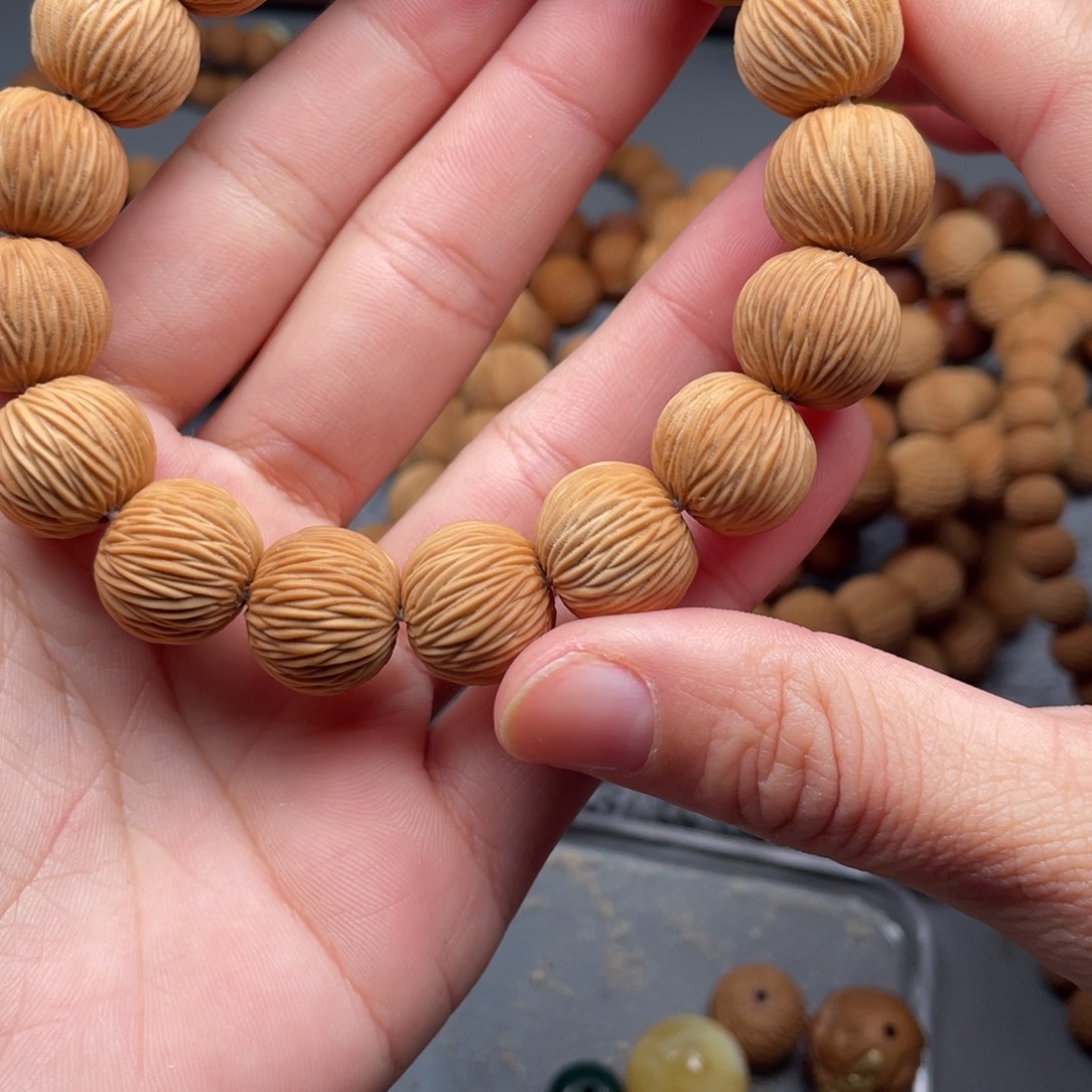 Z***儿猴头核桃手串金丝