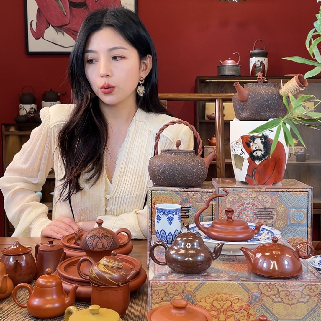 紫砂茶壶L**星……………….