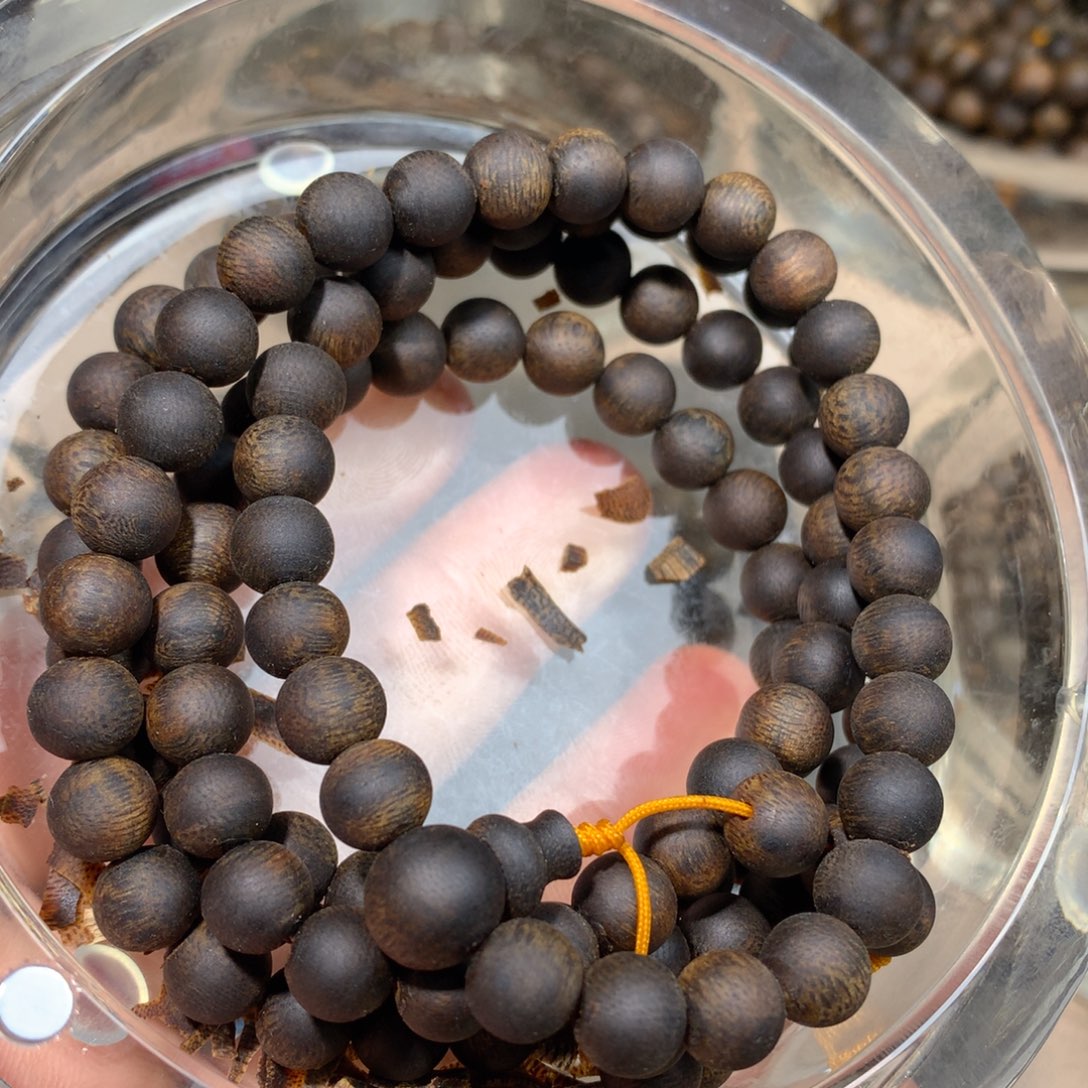 沉香手串一****༻绿棋楠沉香08多圈