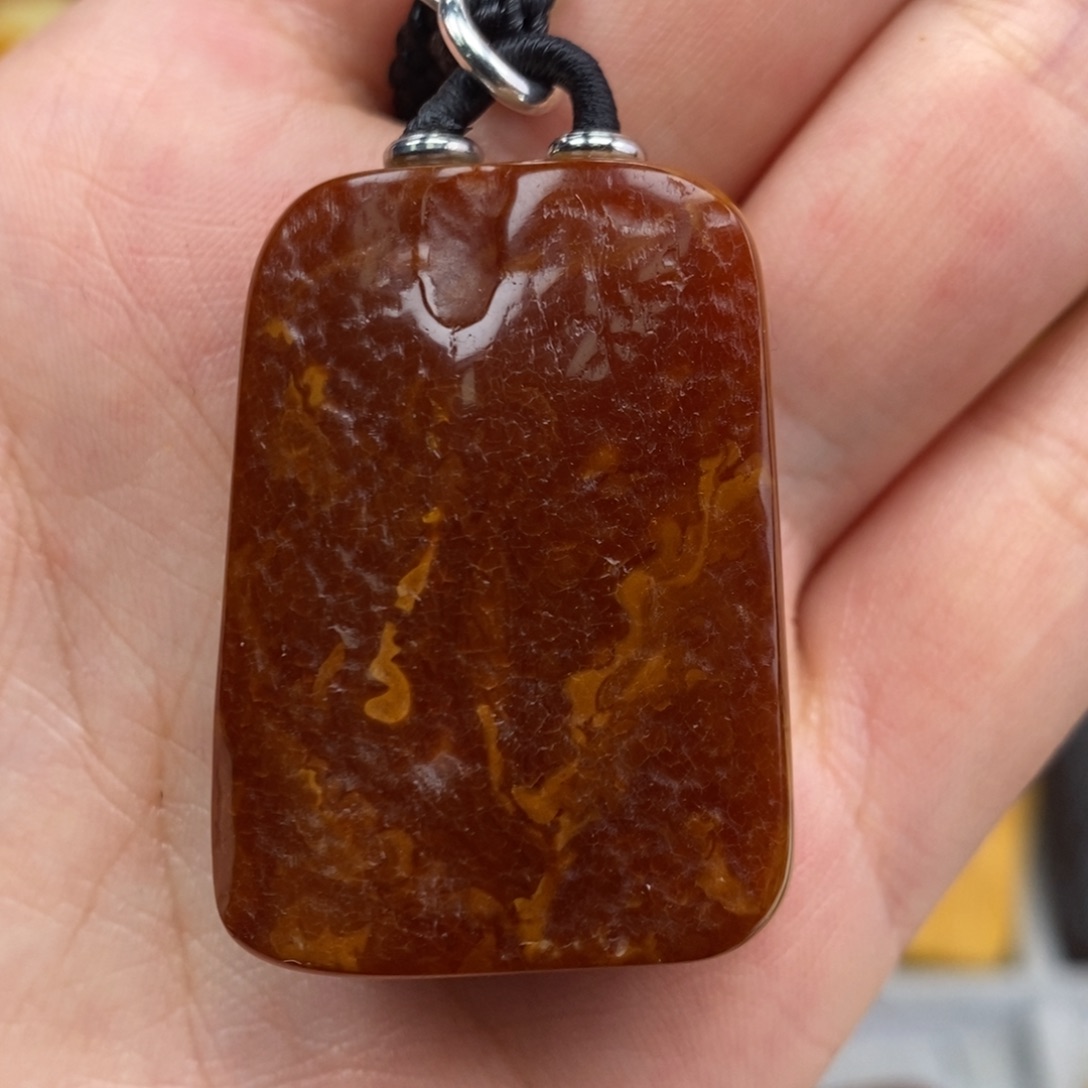 琥珀吊坠(赠链)未镶嵌