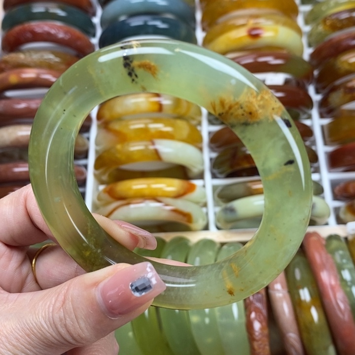 蛇纹石玉手镯未镶嵌55