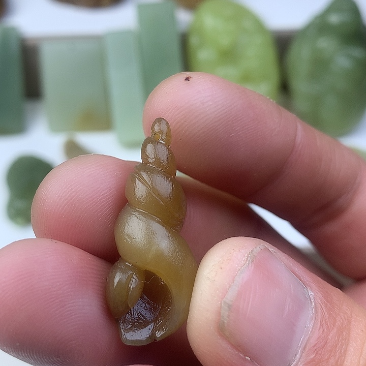 和田玉（糖玉）未镶嵌颈饰