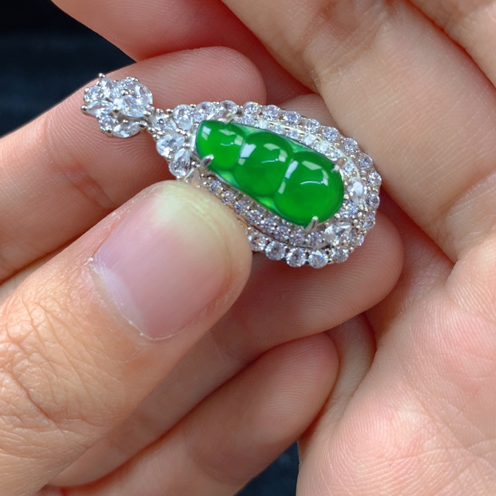 翡翠颈饰银S925镶嵌一个