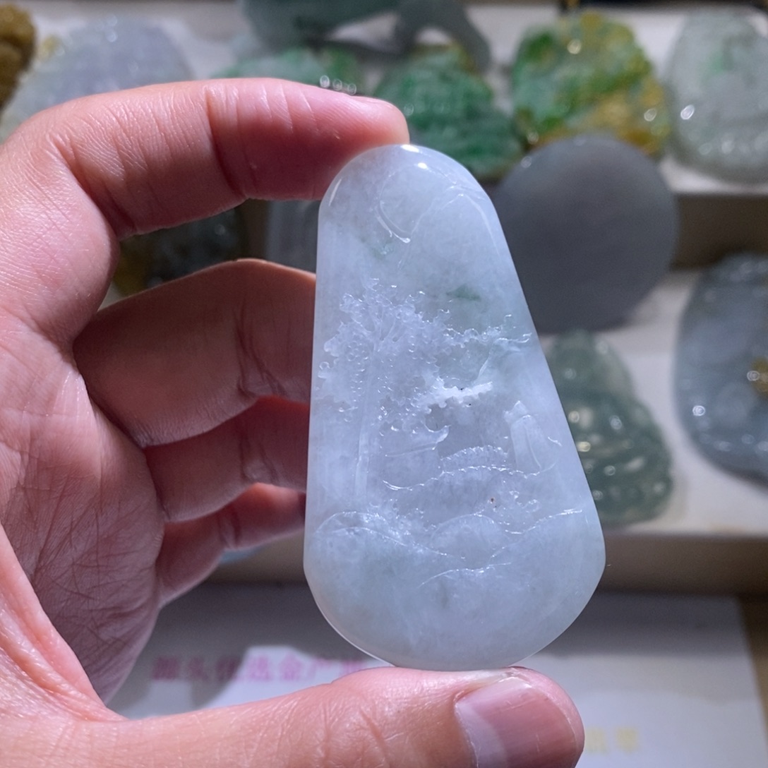 【闪购商品】翡翠颈饰未镶嵌山水