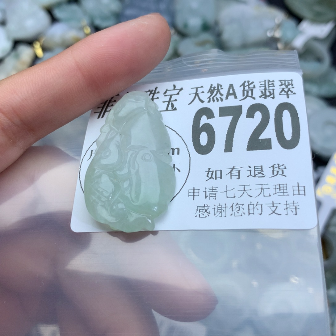 翡翠颈饰未镶嵌6720。