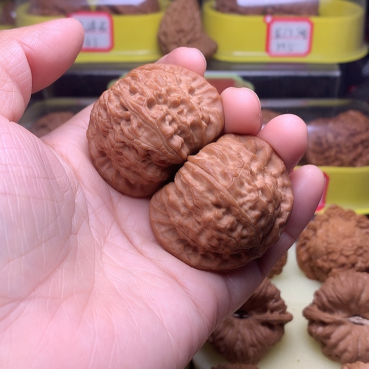 文玩核桃吊坠海****滑闷白