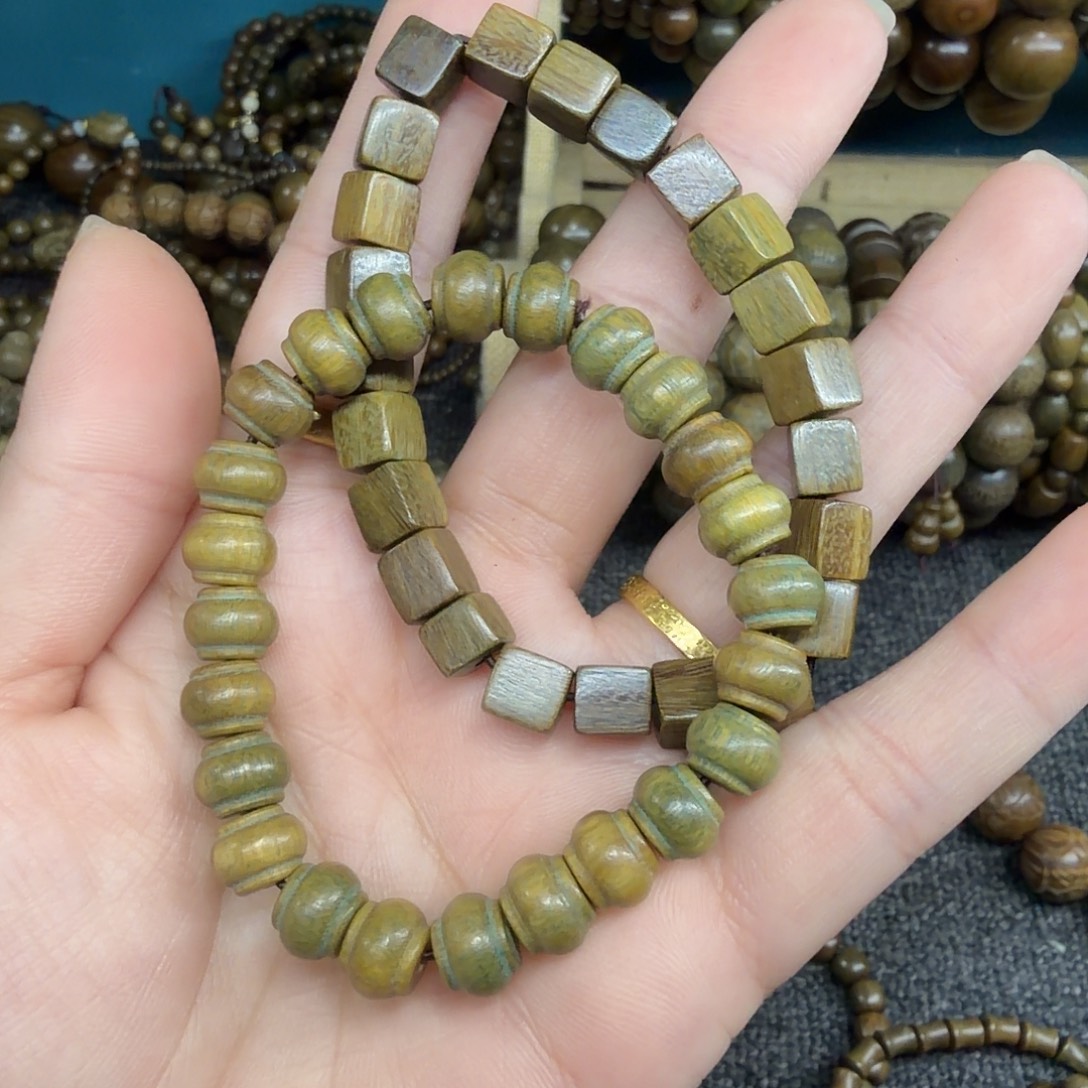 维腊木（绿檀）无事牌