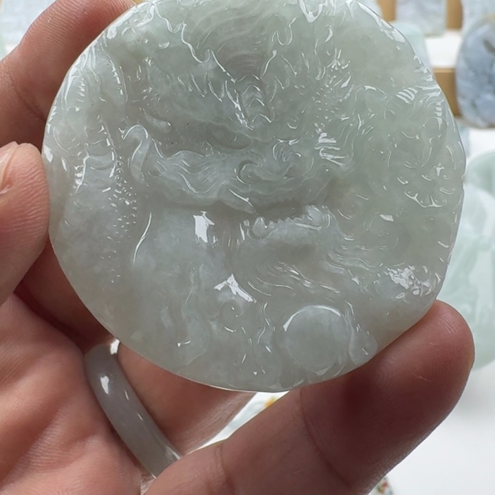 翡翠未镶嵌颈饰天然缅甸A货翡翠