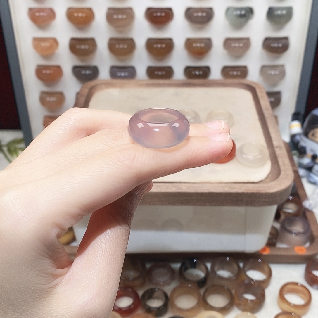 Y***玛瑙/玉髓未镶嵌戒指港9