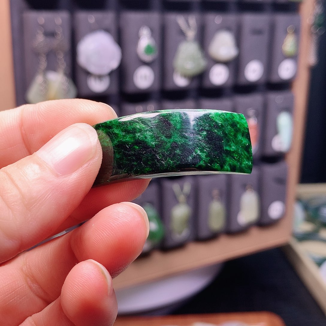 双***花翡翠未镶嵌耳饰精美