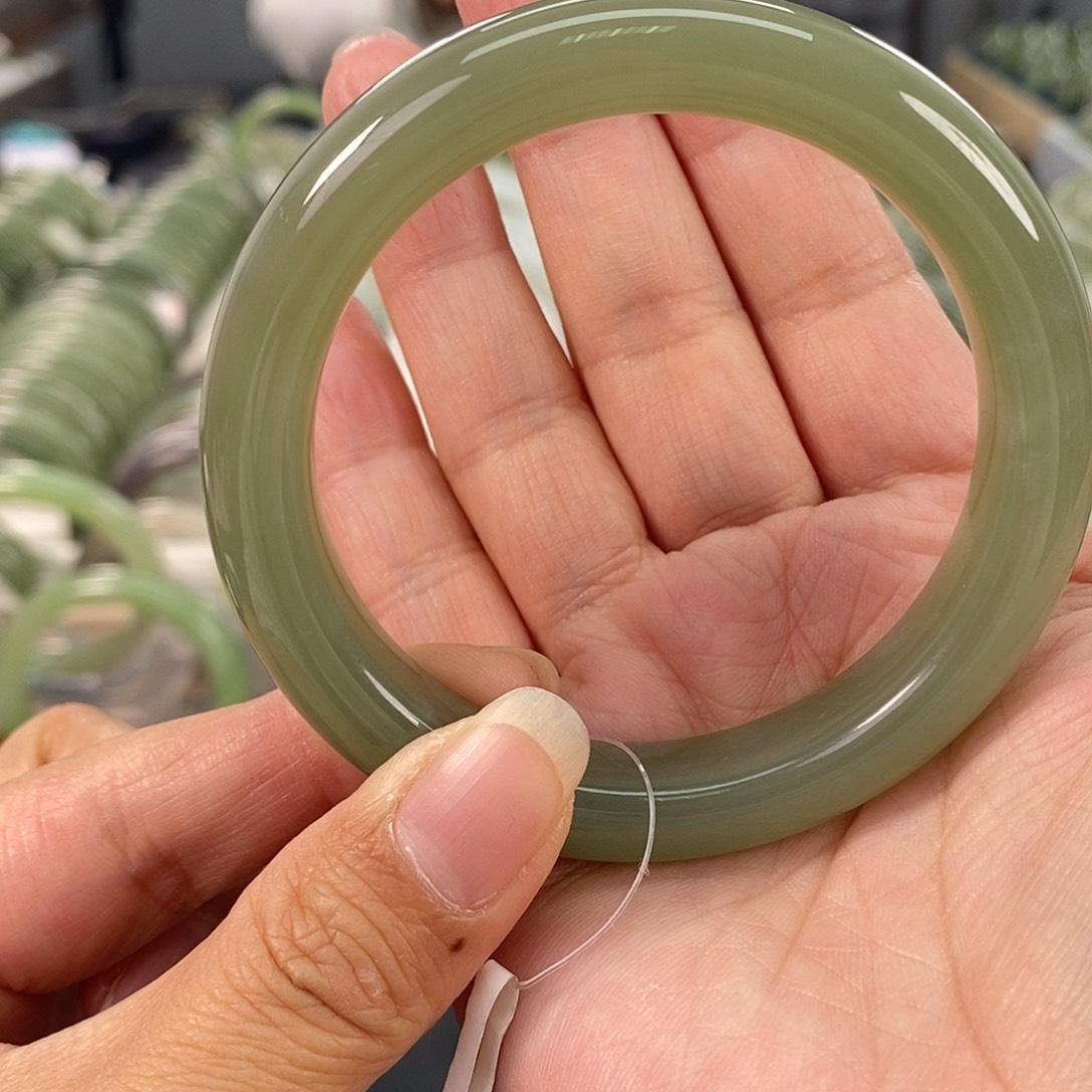 和田玉和田玉手镯56未镶嵌