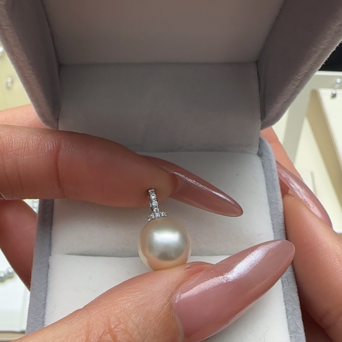 海水珍珠颈饰18K金镶嵌