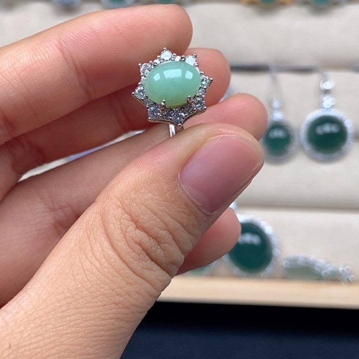 翡翠未镶嵌戒指戒指