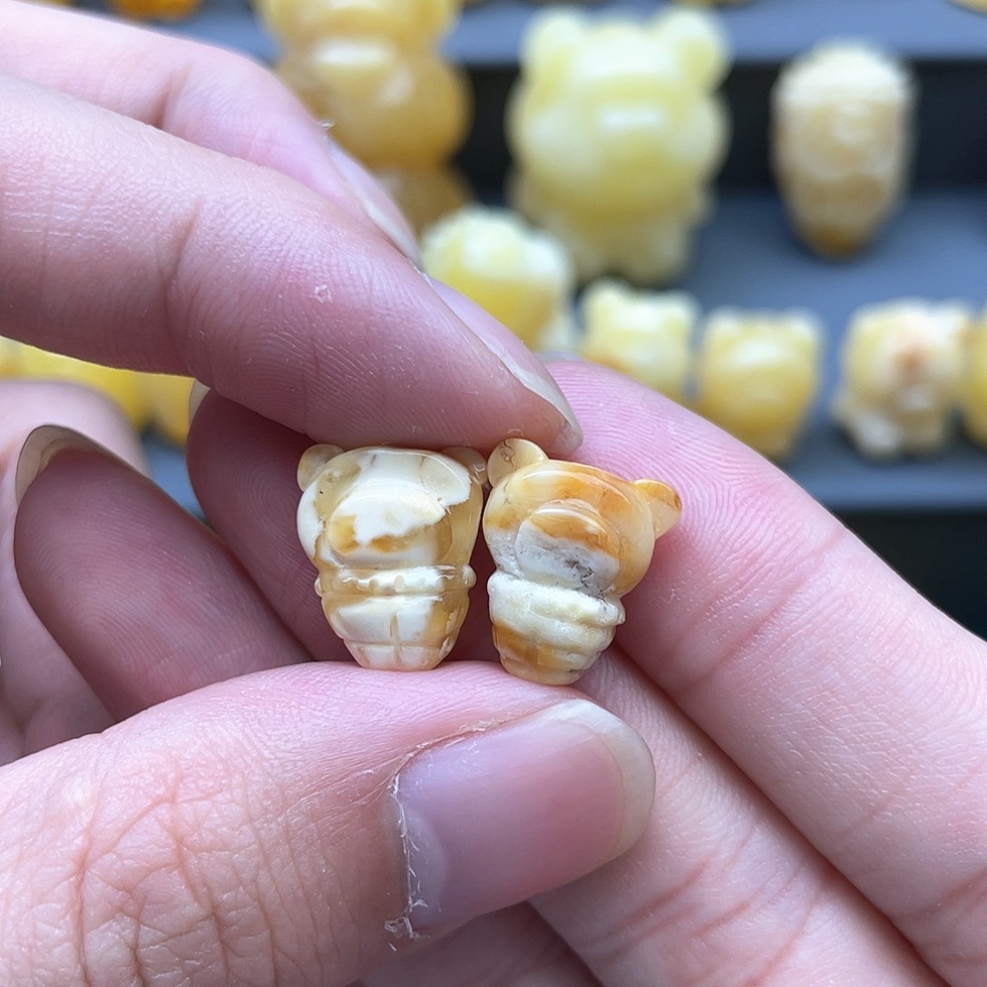 琥珀裸石未镶嵌蜜蜡