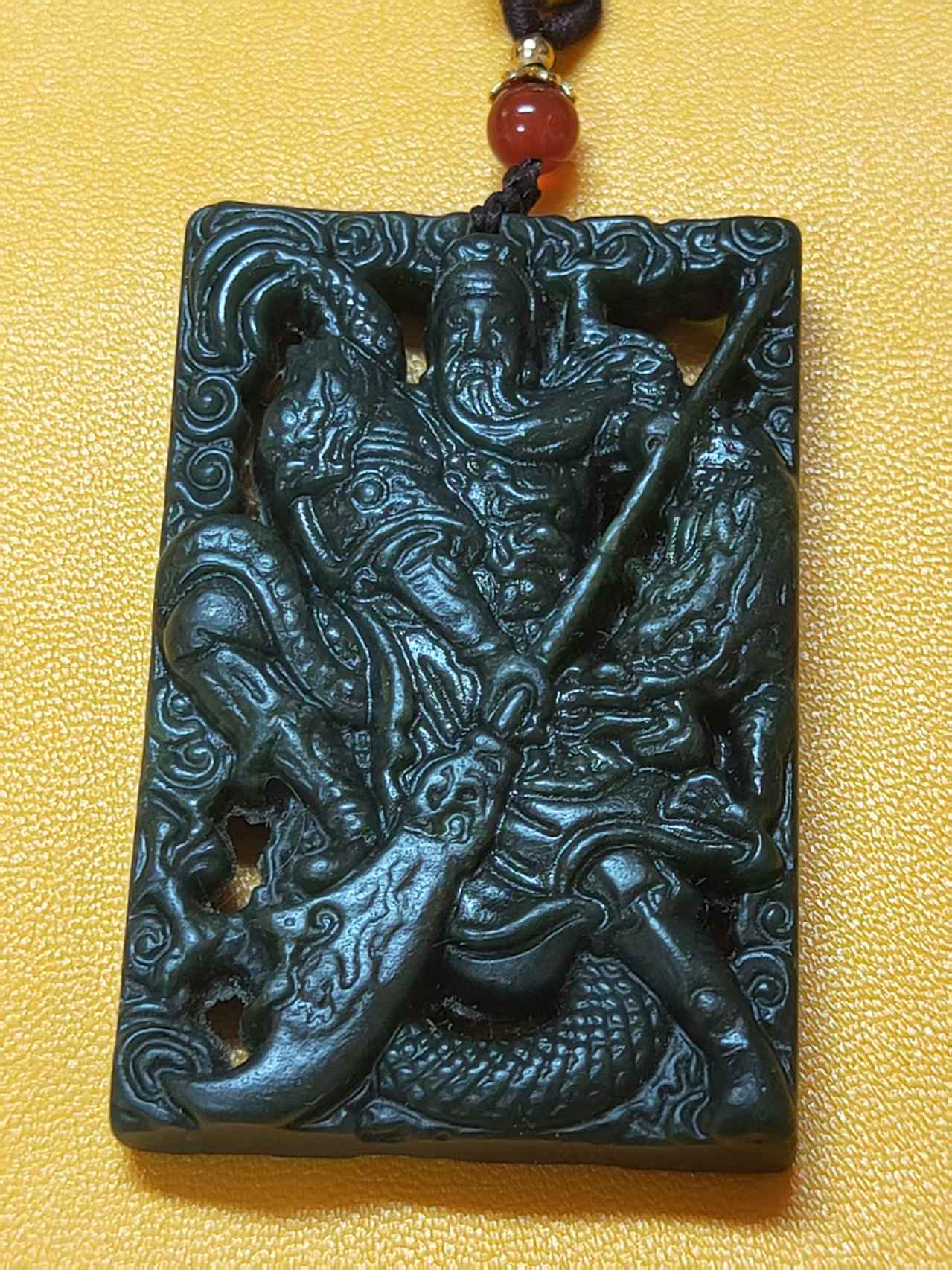  和田玉塔青武圣牌镂空雕刻