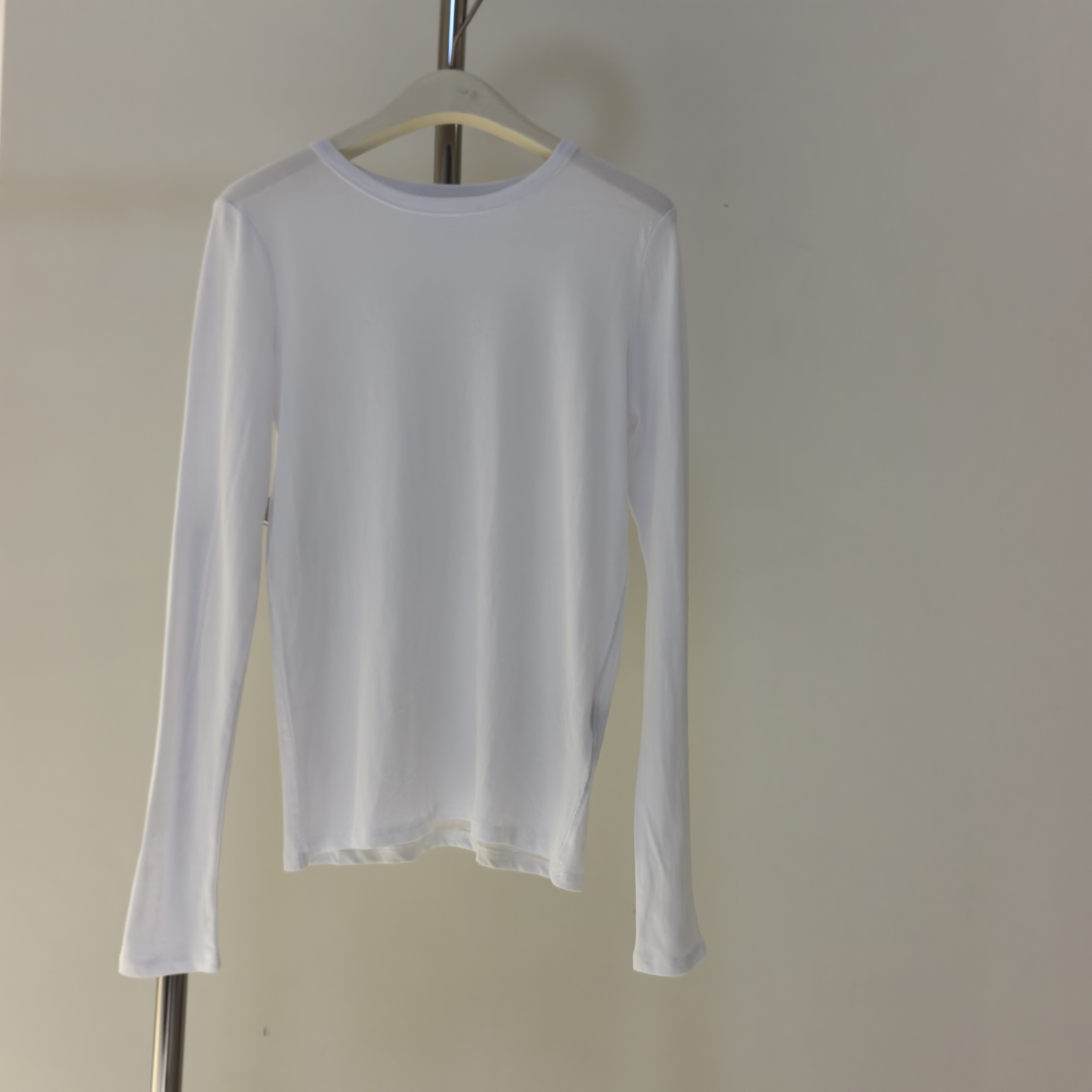 【塔鹿蕾】25年春季新款时尚休闲后缝线修身圆领长袖打底T恤8937