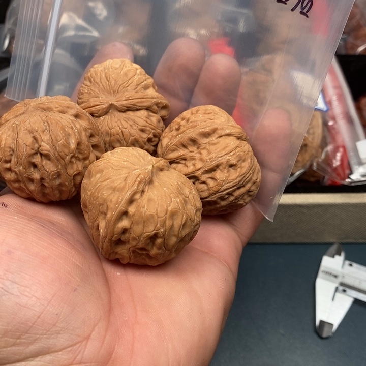 逗***手文玩核桃吊坠平谷元宝