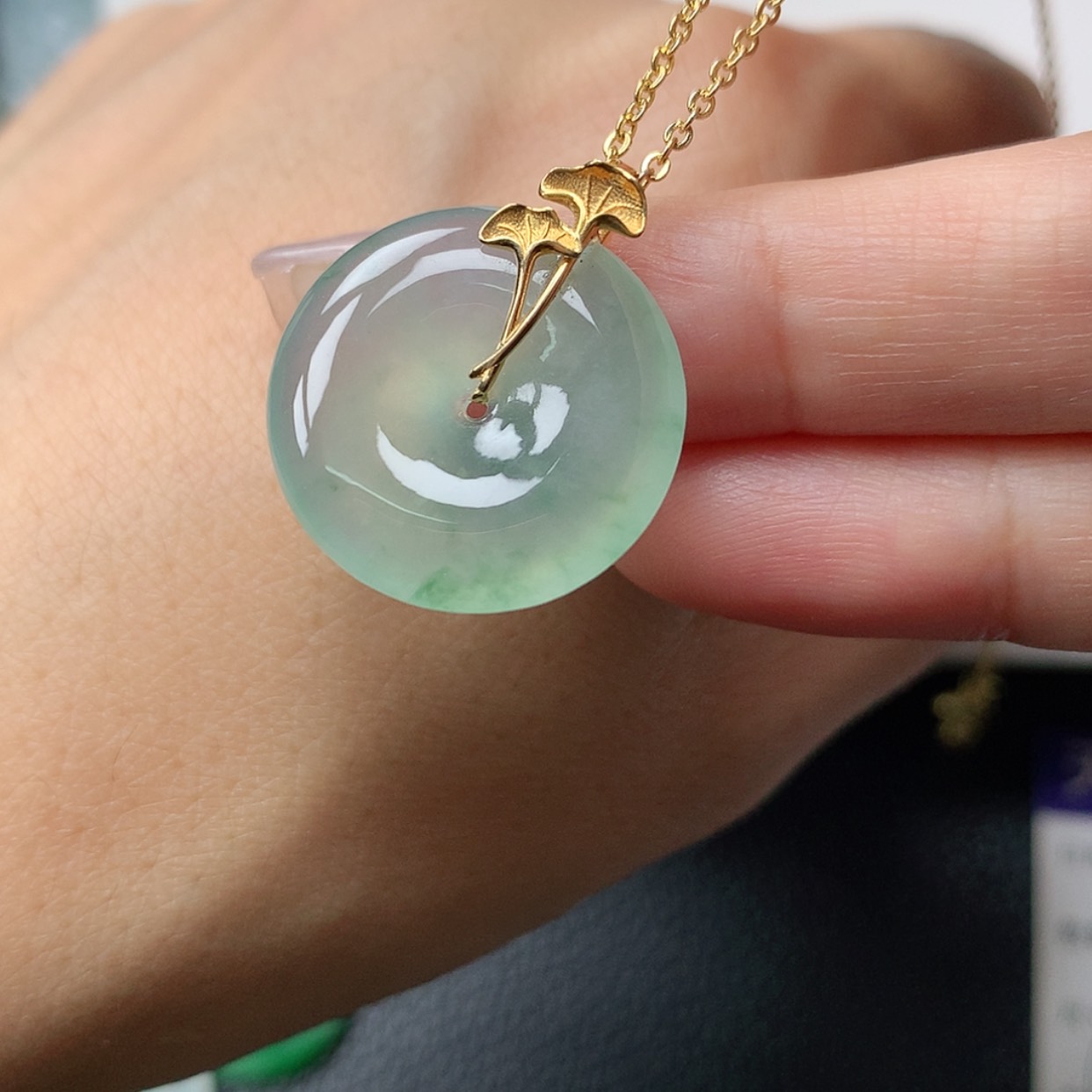 【闪购商品】翡翠18K金镶嵌吊坠(赠链)