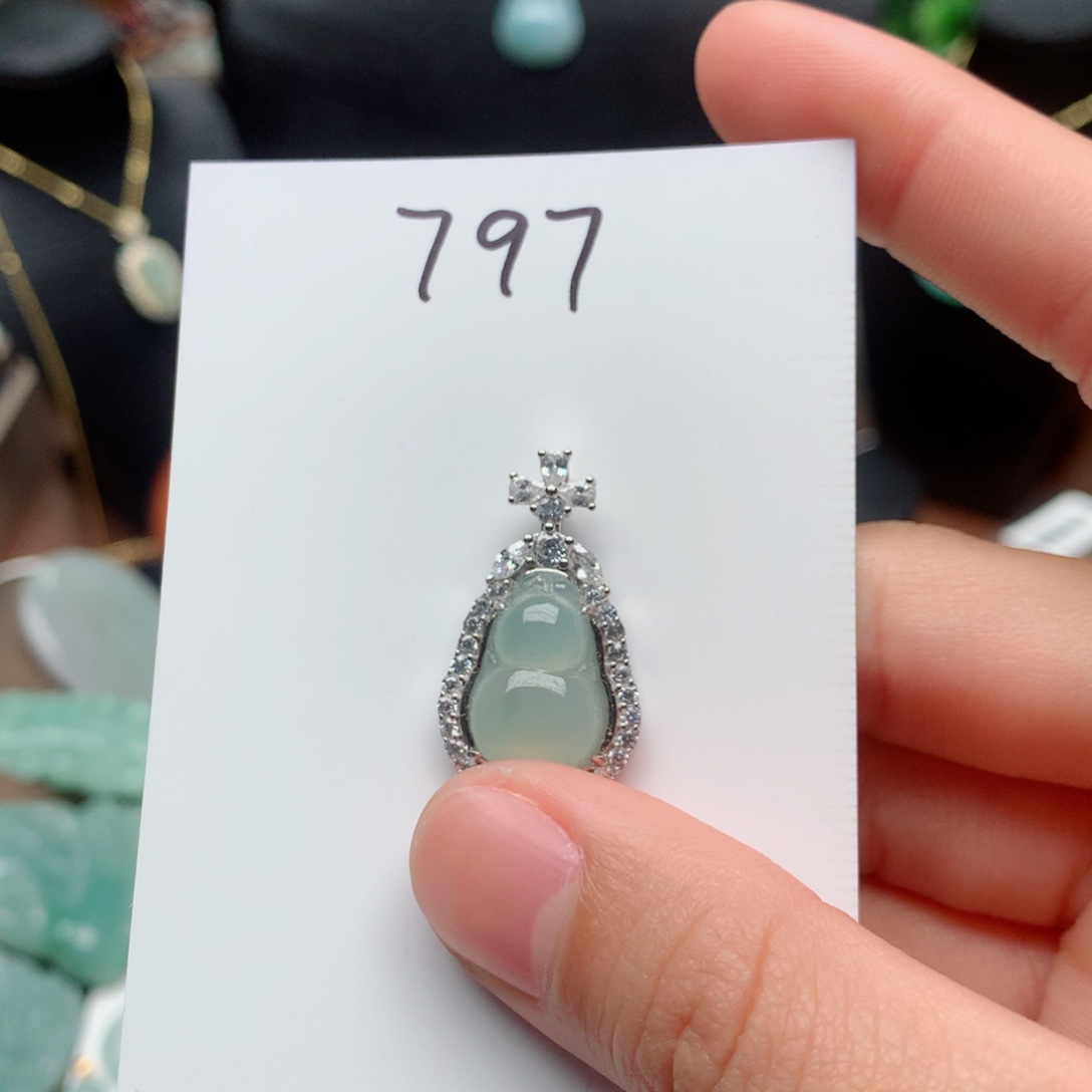 翡翠颈饰银S925镶嵌吊坠