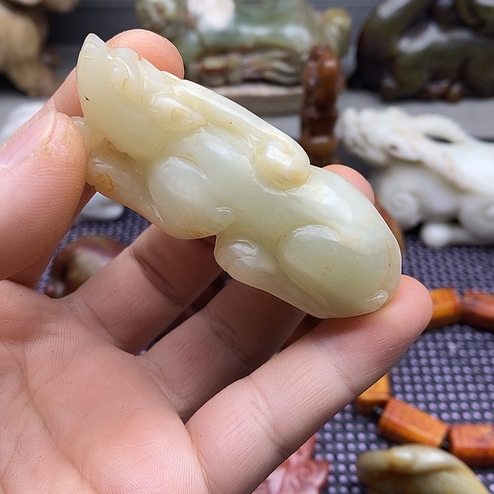 未镶嵌蛇纹石玉颈饰东*