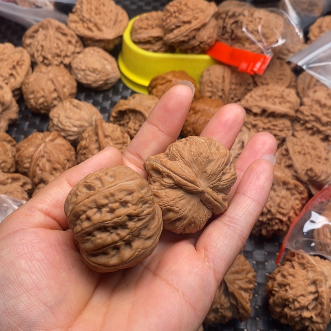 吊坠桃核色*甫文玩核桃