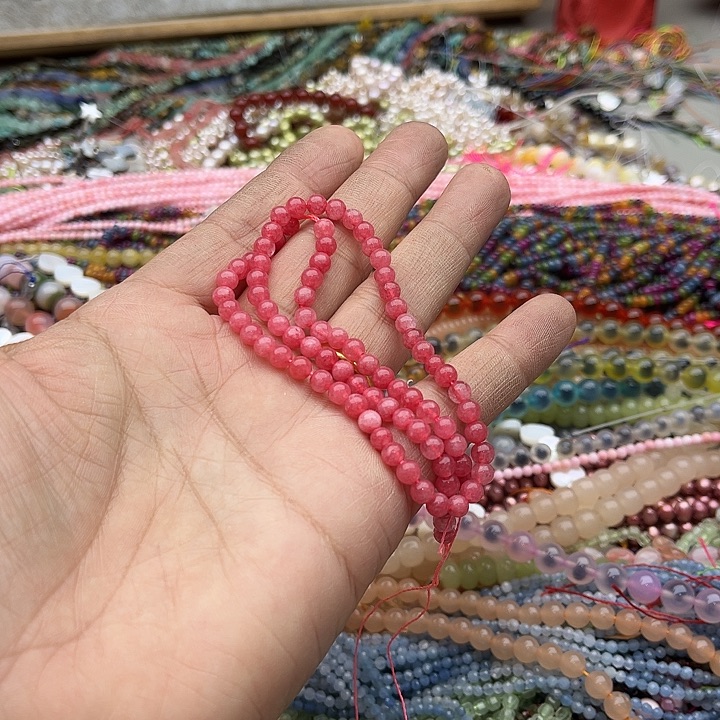 玛瑙/玉髓珠宝半成品未镶嵌一条4mm红纹石