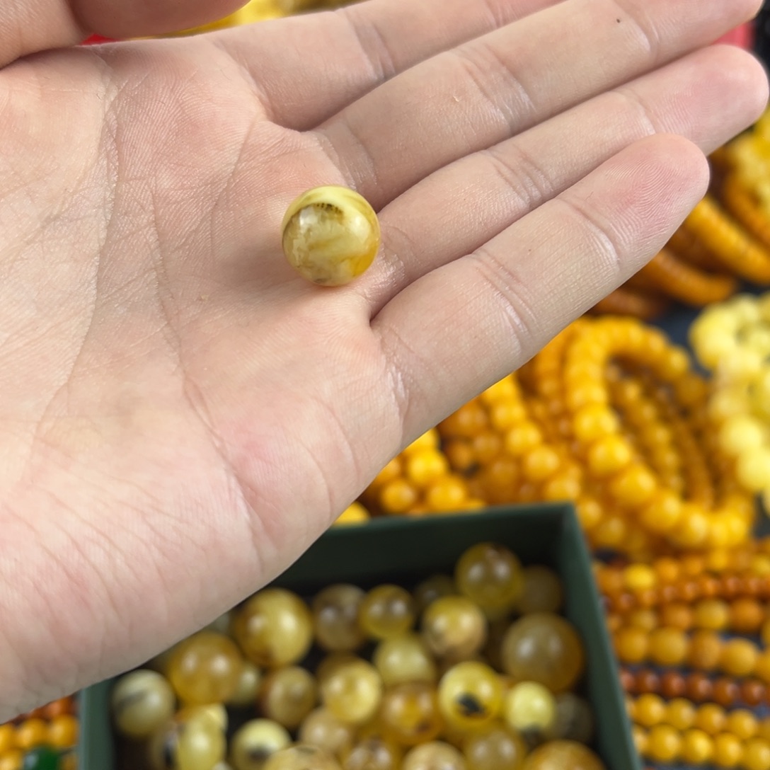 琥珀未镶嵌珠宝奇石