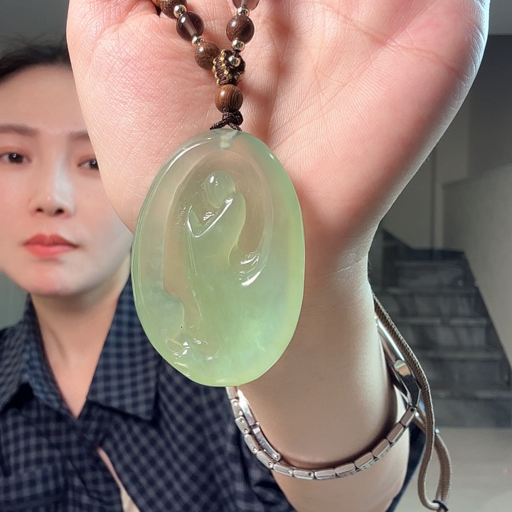 H***Q未镶嵌蛇纹石玉颈饰